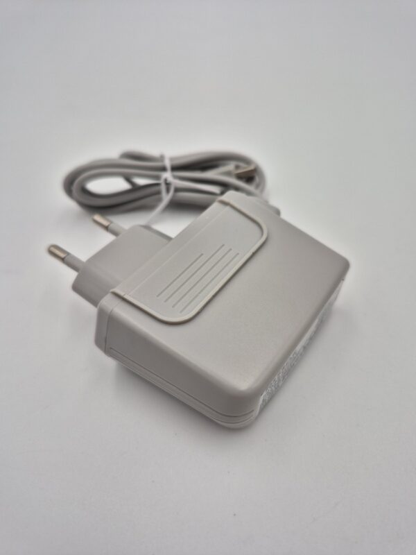 Nintendo DSi, DSi XL, 3DS, 3DS XL, 2DS, 2DS XL Charger Oplader Third Party